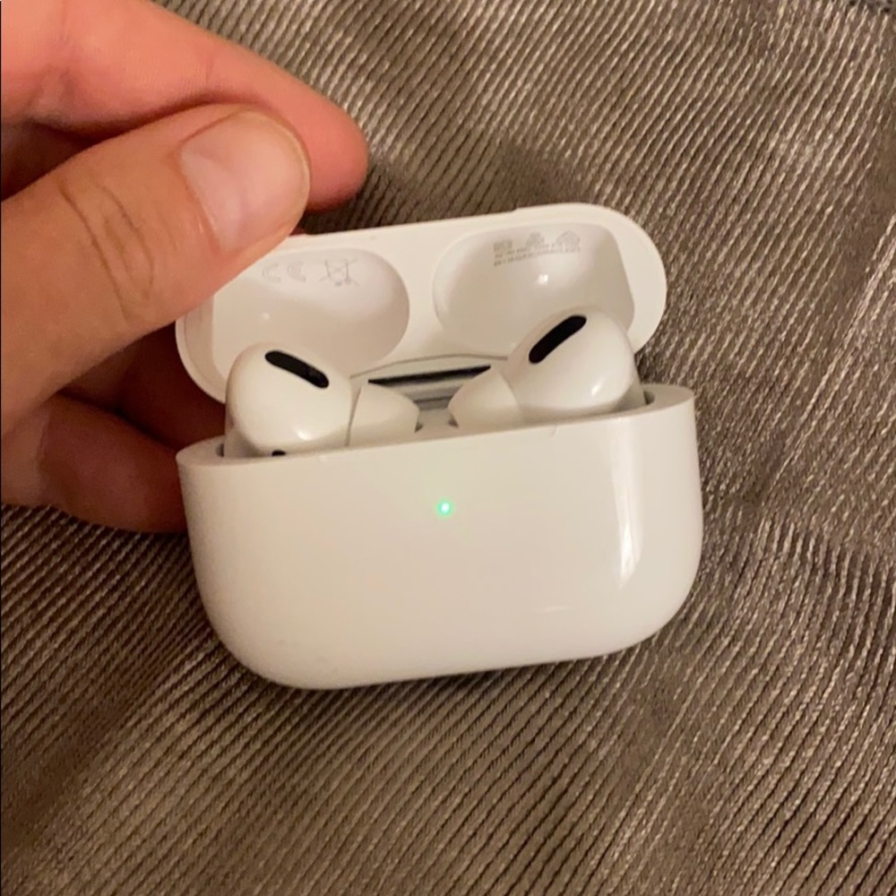 AirPods